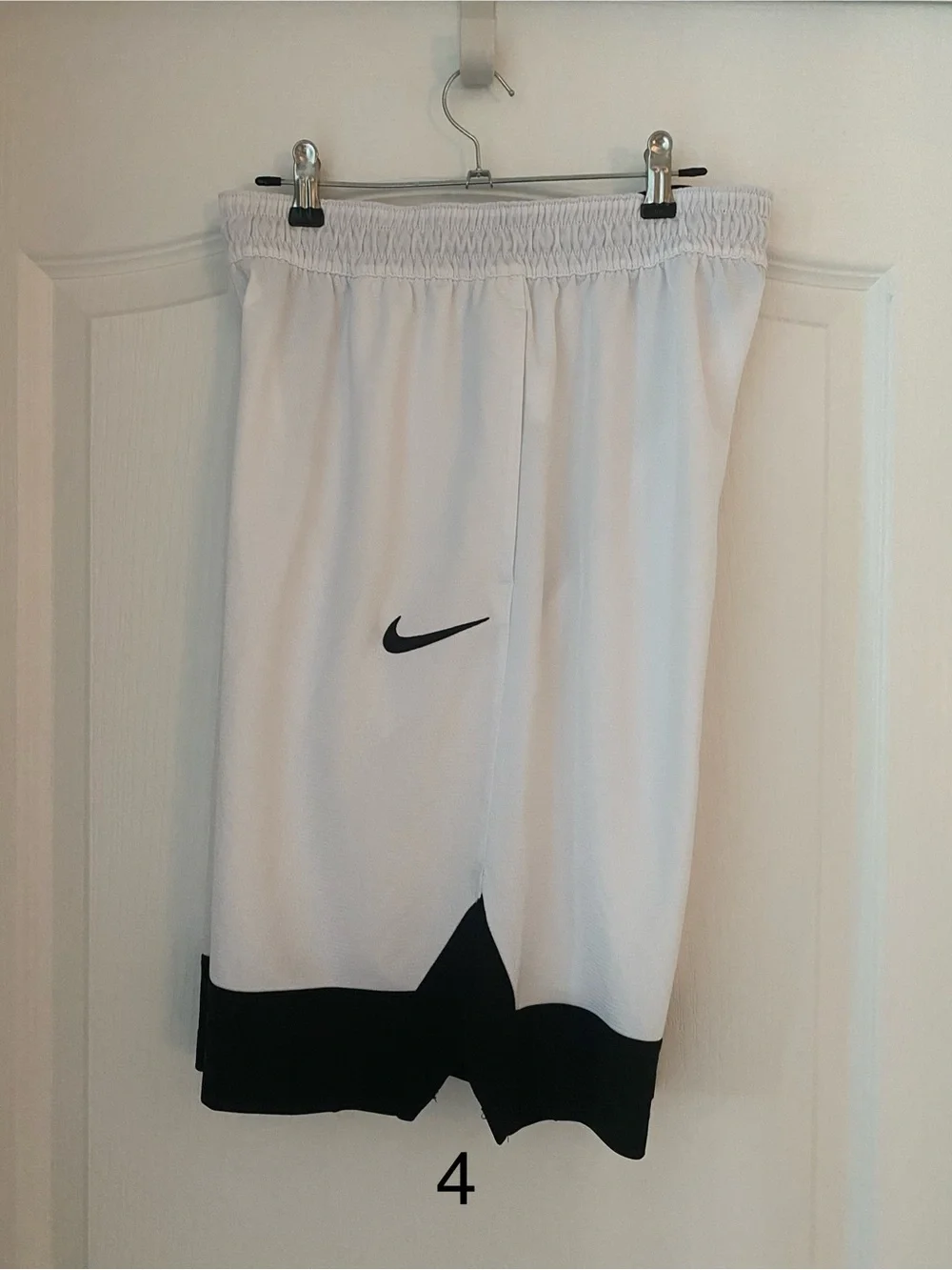 Nike Men’s White & Black Athletic Basketball Shorts